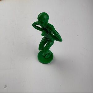 Mouse Trap 1994 Milton Bradley Diver ONLY Replacement Piece Green